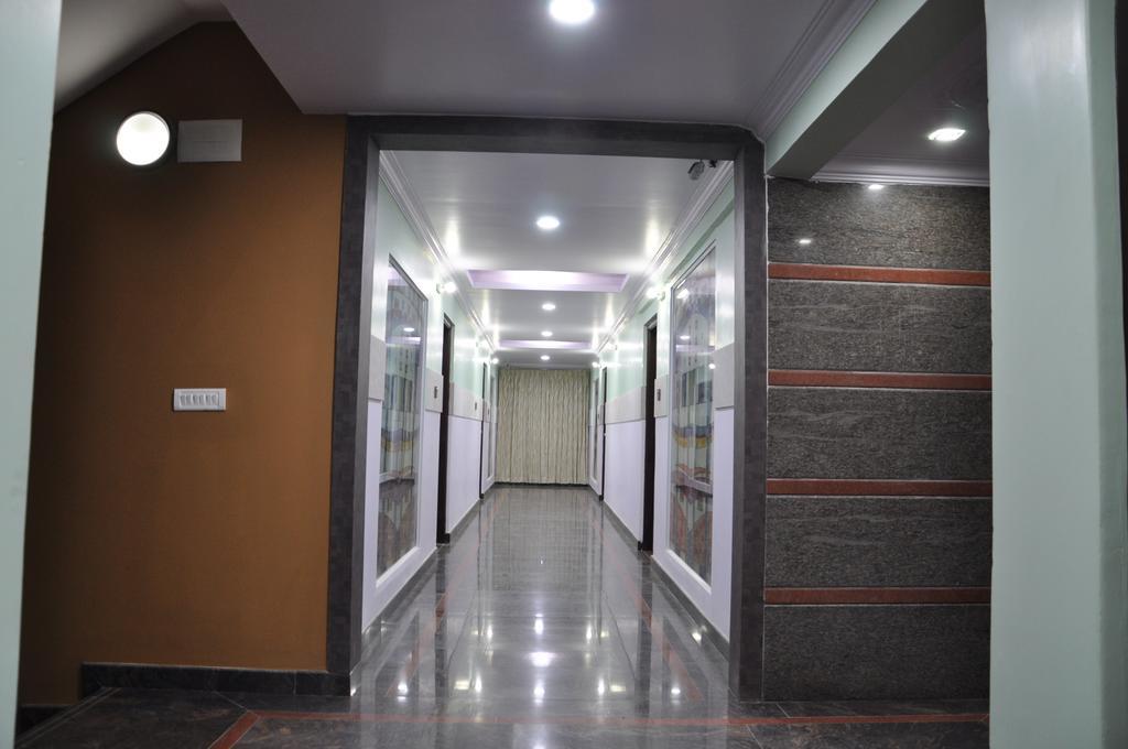 Hotel Av Comforts Bangalore Buitenkant foto